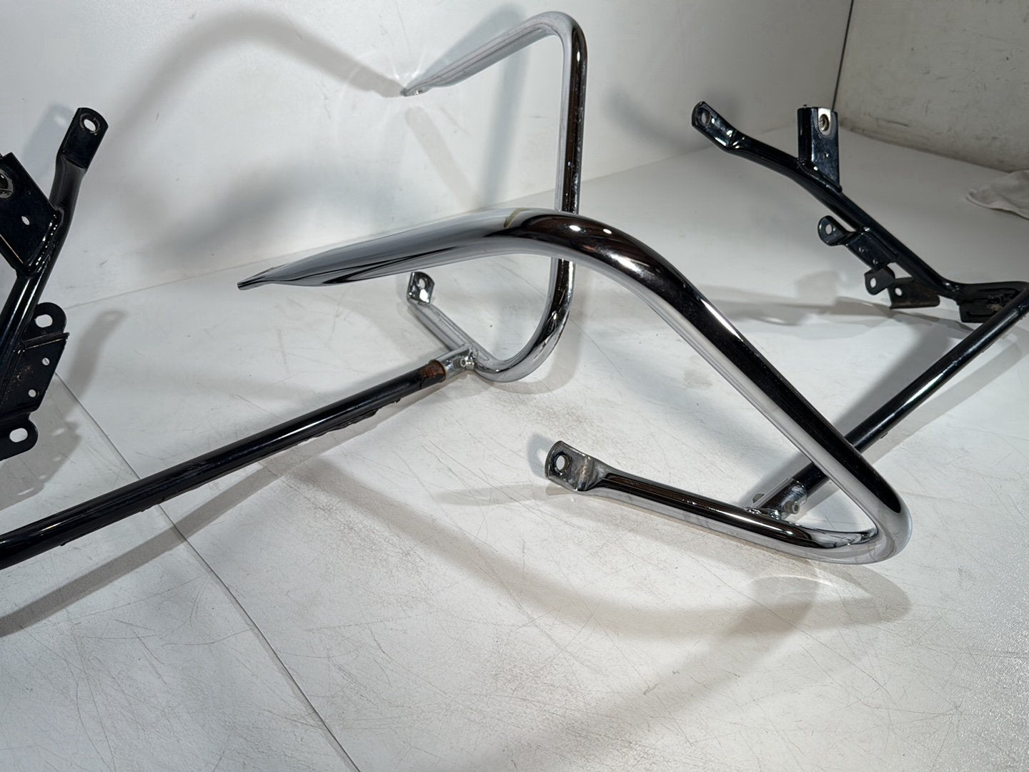 2008 - 2016 Harley-Davidson Touring Electra Glide Ultra Rear Left Right Saddlebag Guard Rails Bar 	49194-09A