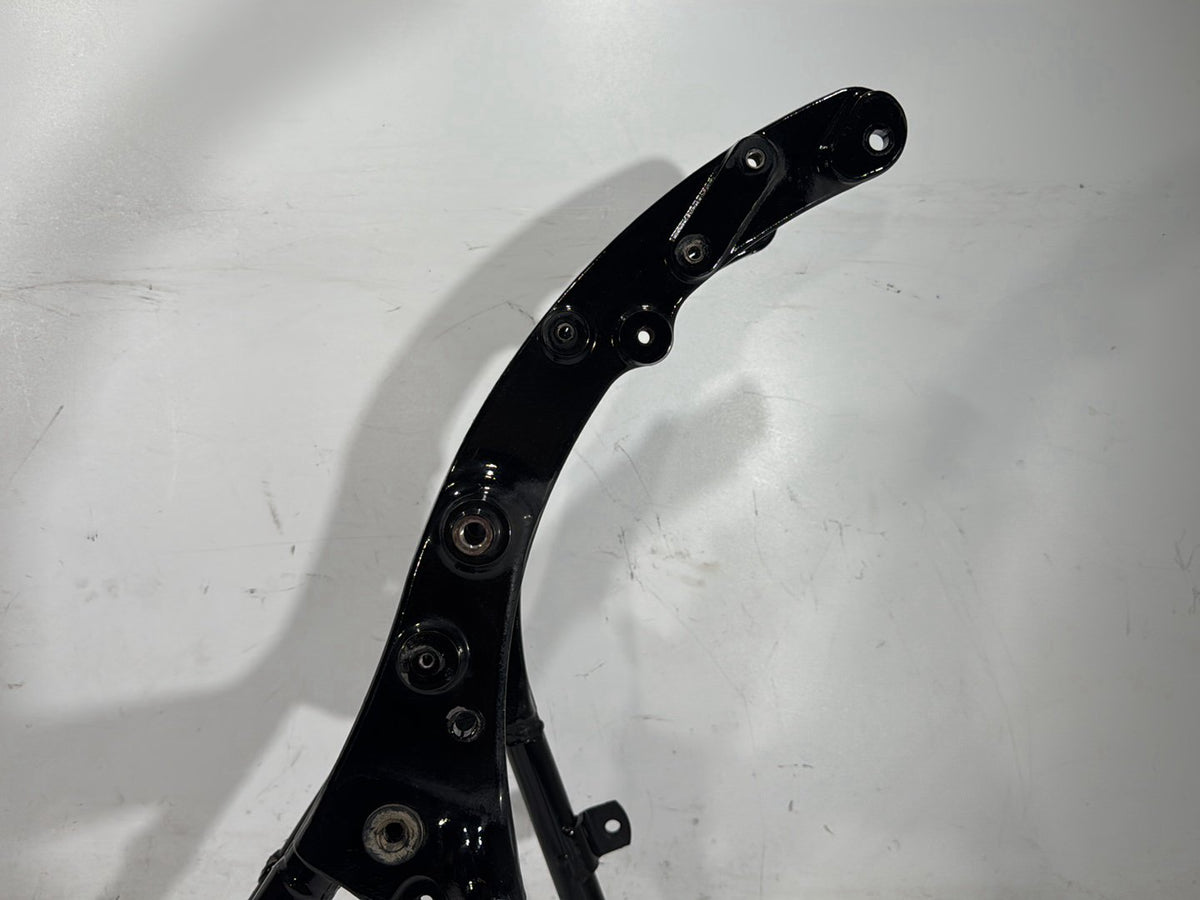 2015 Harley Electra Glide Ultra Low OEM Rear Sub Frame Rail Bar 48079-09BHP