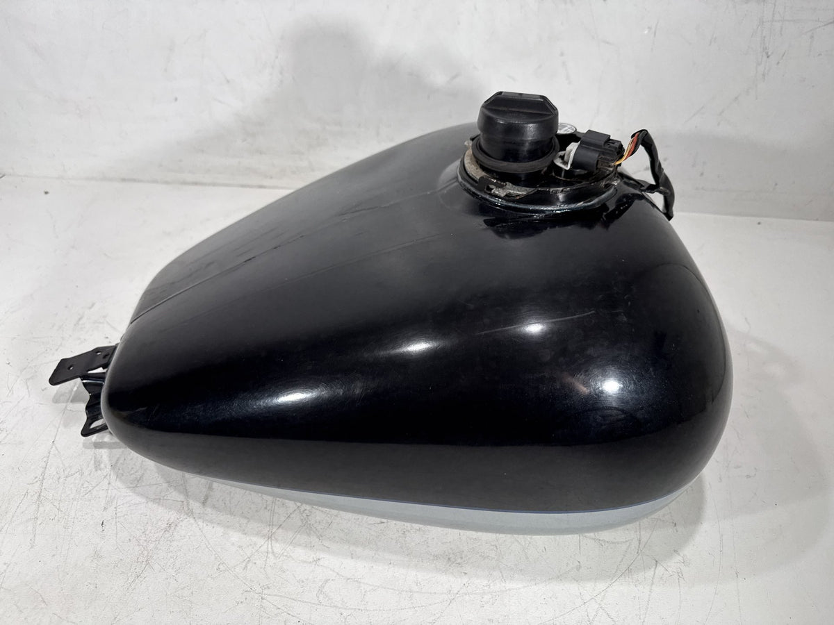 2012 Harley Electra Glide Touring OEM Fuel Gas Tank Gasoline Reservoir & Pump
