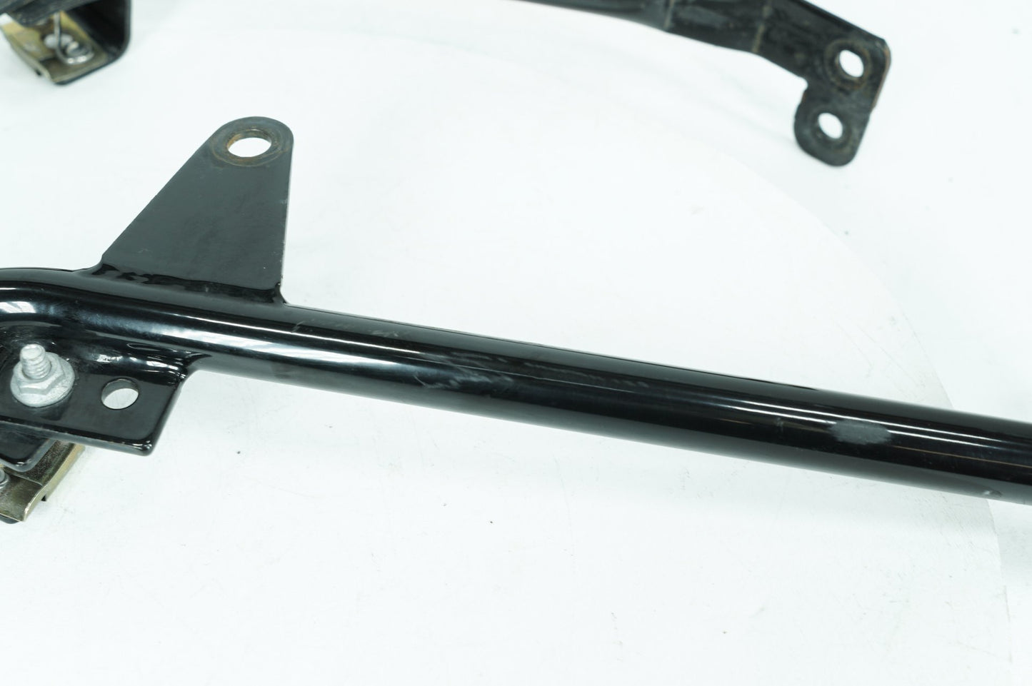 1999 - 2006 Harley-Davidson Softail Deluxe Rear Left Right Saddlebag Guard Rails Bar 49207-09A