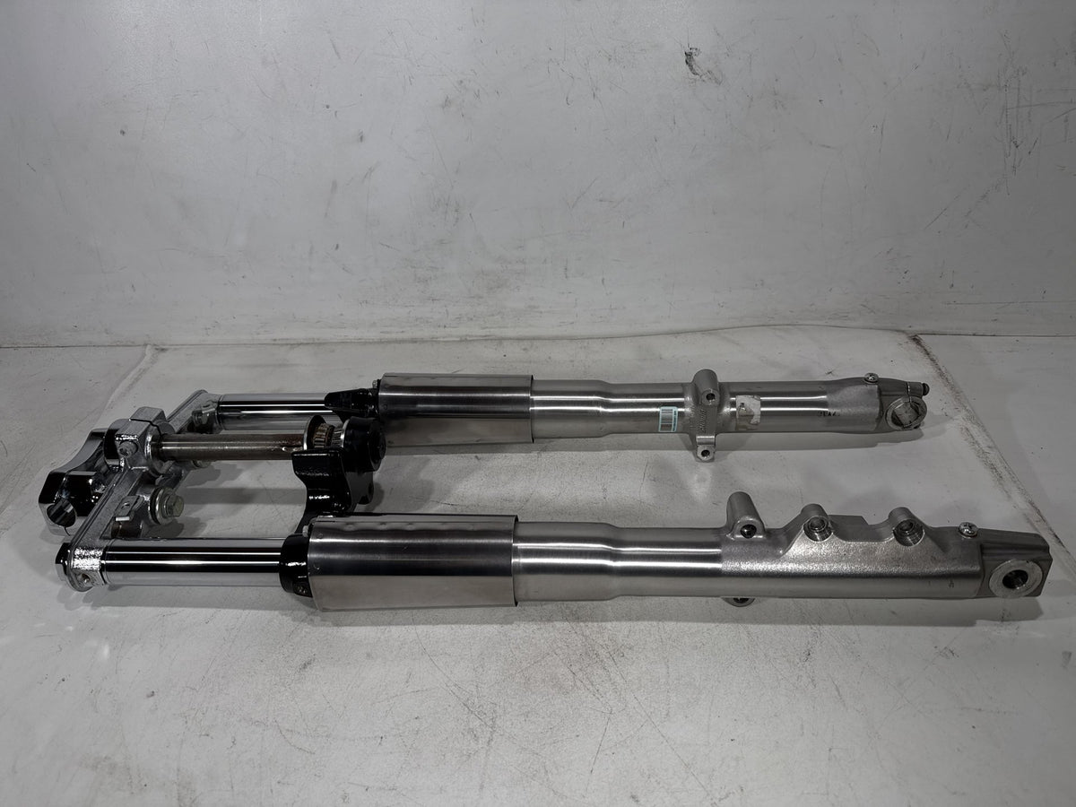 2011 Harley Softail Deluxe OEM Front Triple Tree Set & LH RH Fork Legs Sliders