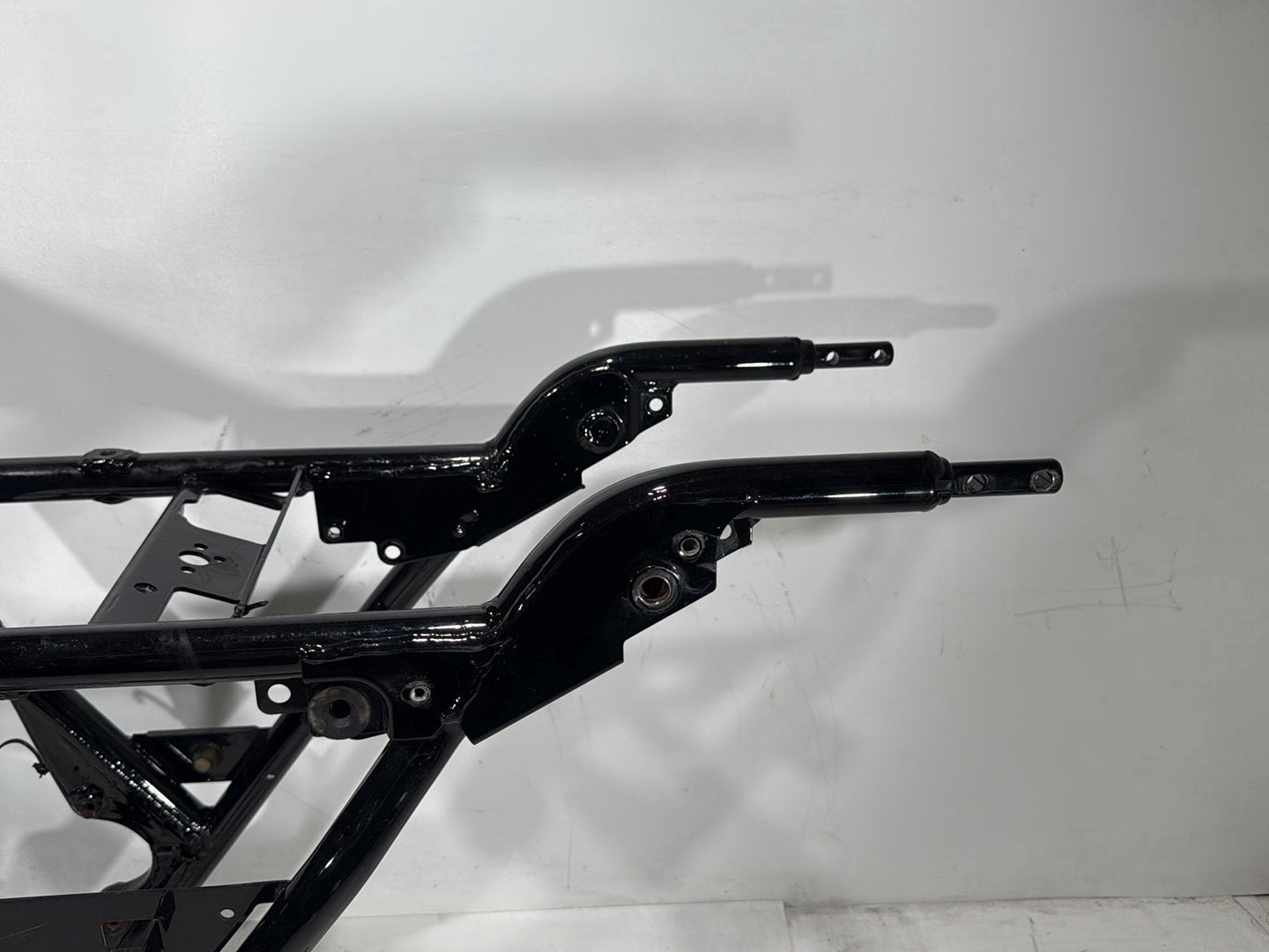 2007 Harley Electra Glide Touring Ultra FLHTCUI OEM Body Main Frame Chassis SLVG