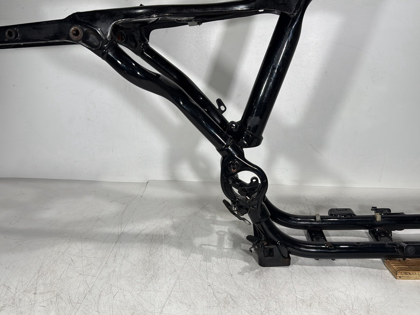 2005 Harley Sportster XL883C 883 Custom OEM Body Main Frame Chassis SLVG