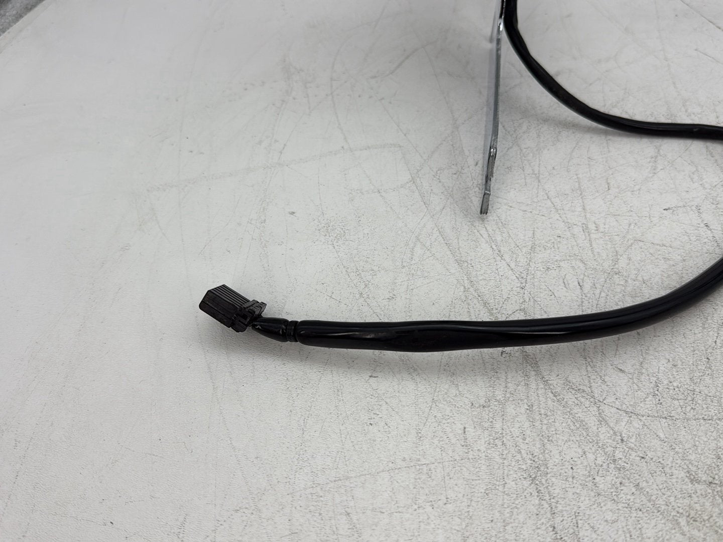 2005 Harley Electra Glide Touring Ultra FLHTCUI OEM Front Turn Signal Indicators Aux Light Bar