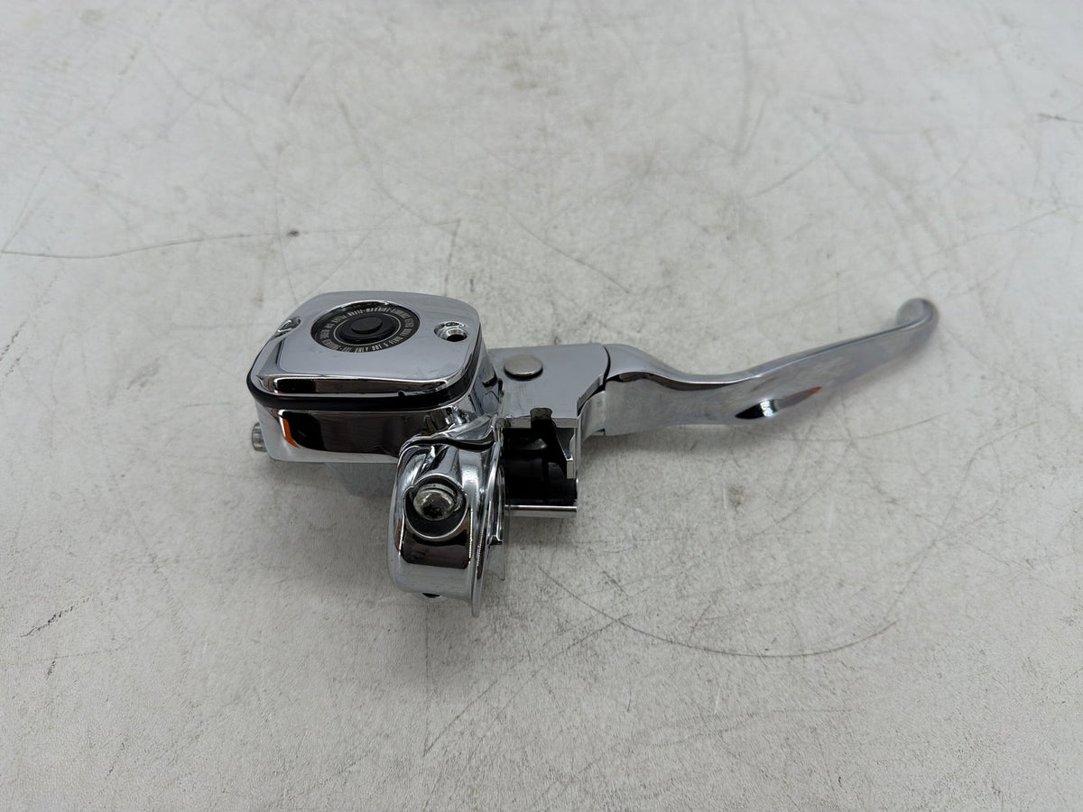 2004 Harley Electra Glide CVO Eagle OEM Front Right Brake Lever Master Cylinder