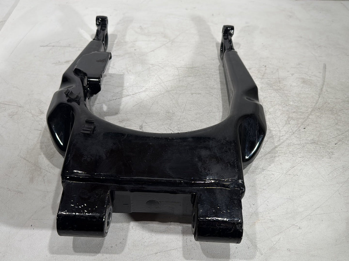2016 Harley Electra Glide Touring Ultra OEM Rear Fork Swingarm Swing Arm
