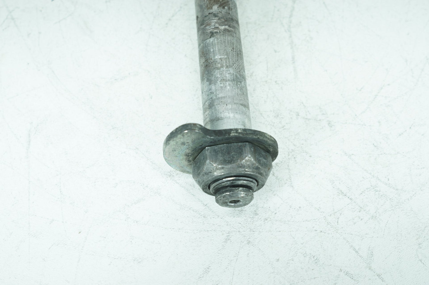 2007 - 2012 Harley-Davidson Touring CVO Electra Screamin Eagle Rear Wheel Axle Bolt Shaft 41056-02