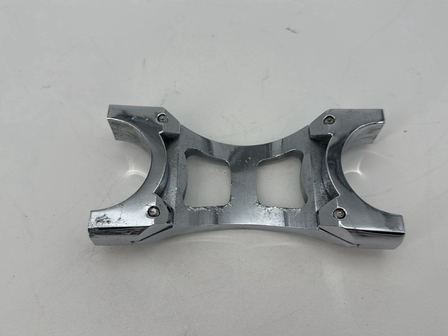1999 - 2006 Harley-Davidson Dyna Low Rider Mount Bracket Support Holder Kuryakyn Gen 2