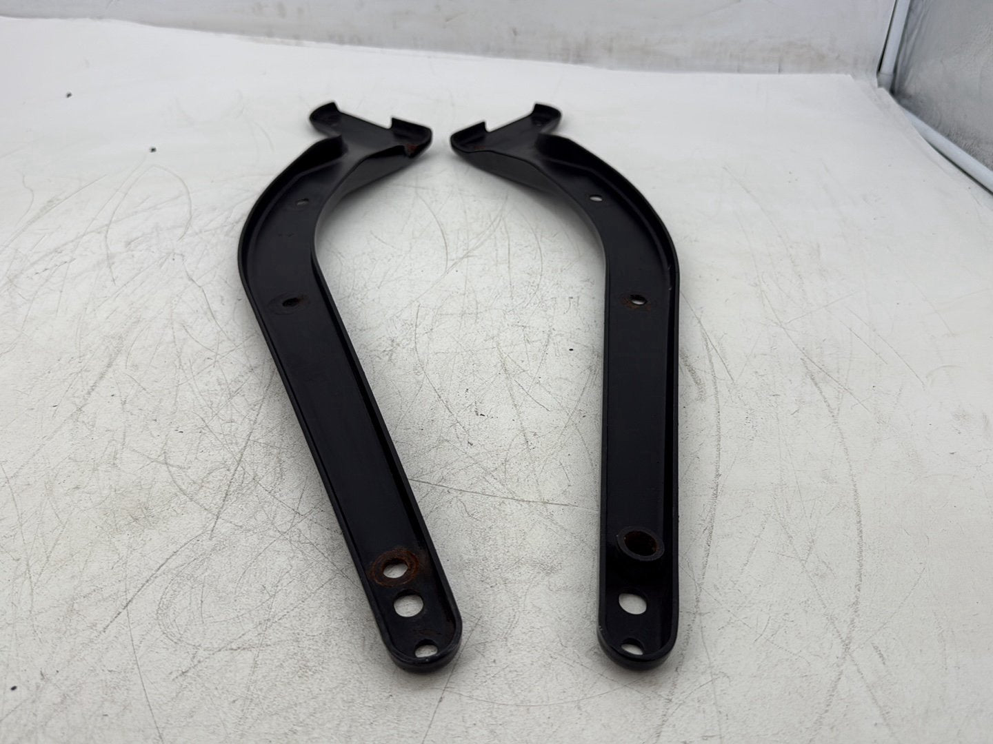 2011 Harley Softail FLSTFB Fat Boy OEM Rear Left Right Fender Struts Bracket