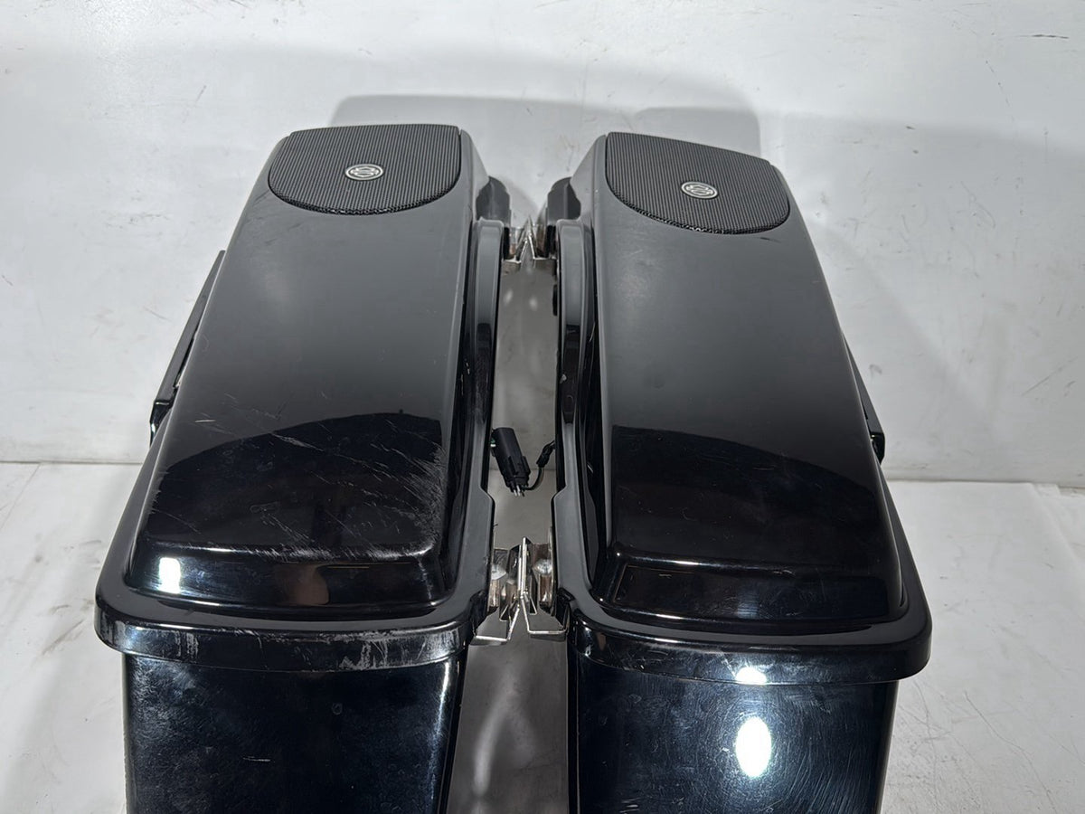 2010 Harley Street Glide Touring FLHX OEM Left Right Saddlebags Luggage NOKey