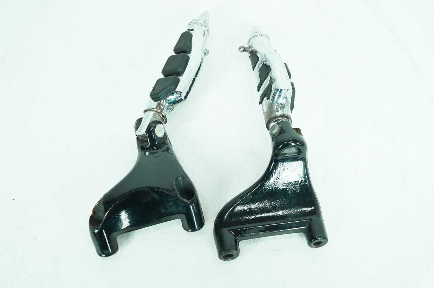 2004 - 2013 Harley-Davidson Sportster Custom Passenger Left & Right Foot Pegs 49314-04