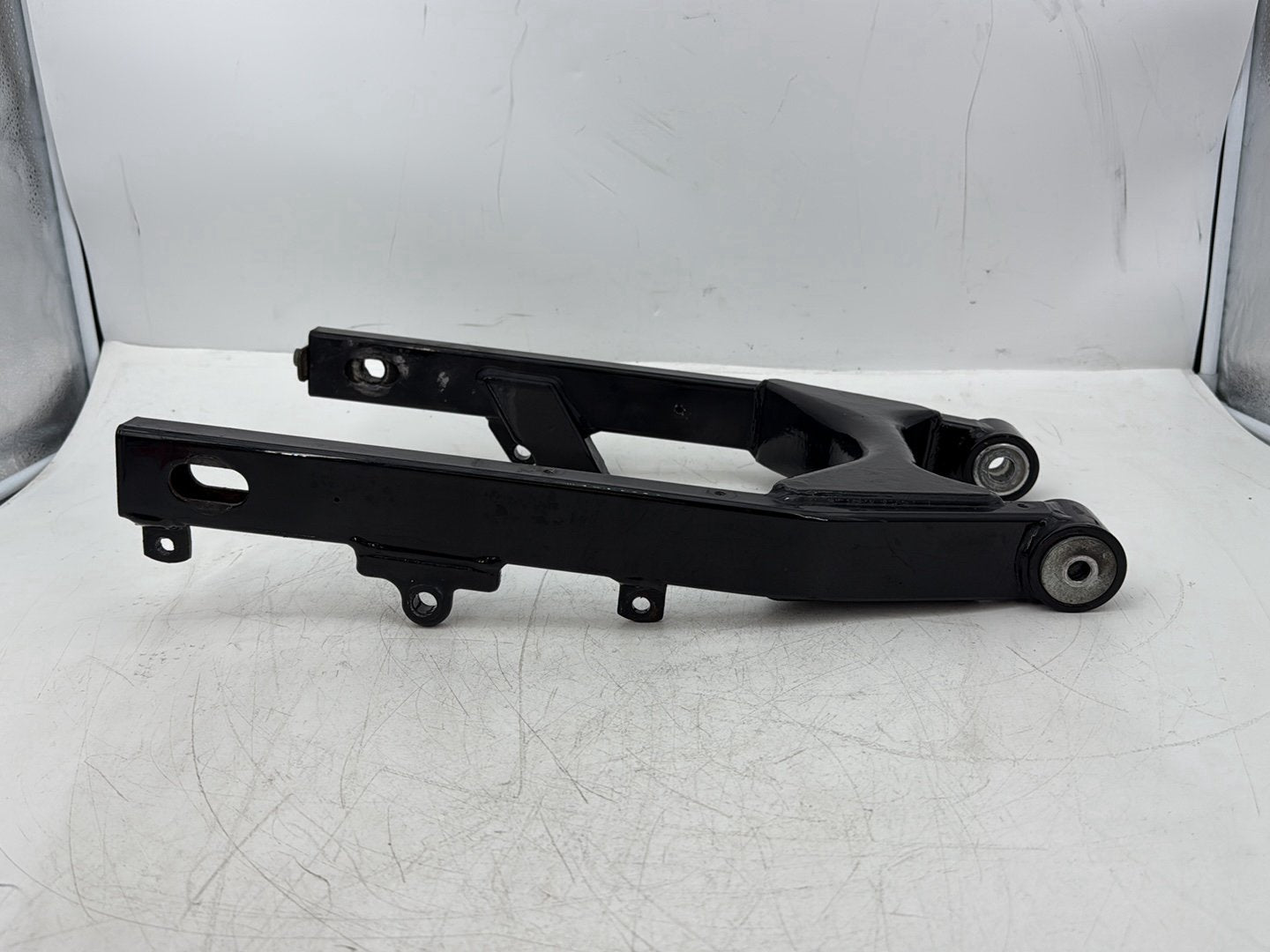 2005 Harley Dyna FXDWG Wide Glide OEM Rear Fork Swingarm Swing Arm