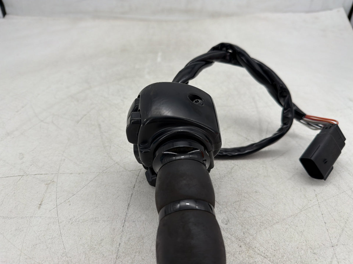 2013 Harley Electra Glide Touring OEM Right Engine Start Kill Switches Controls