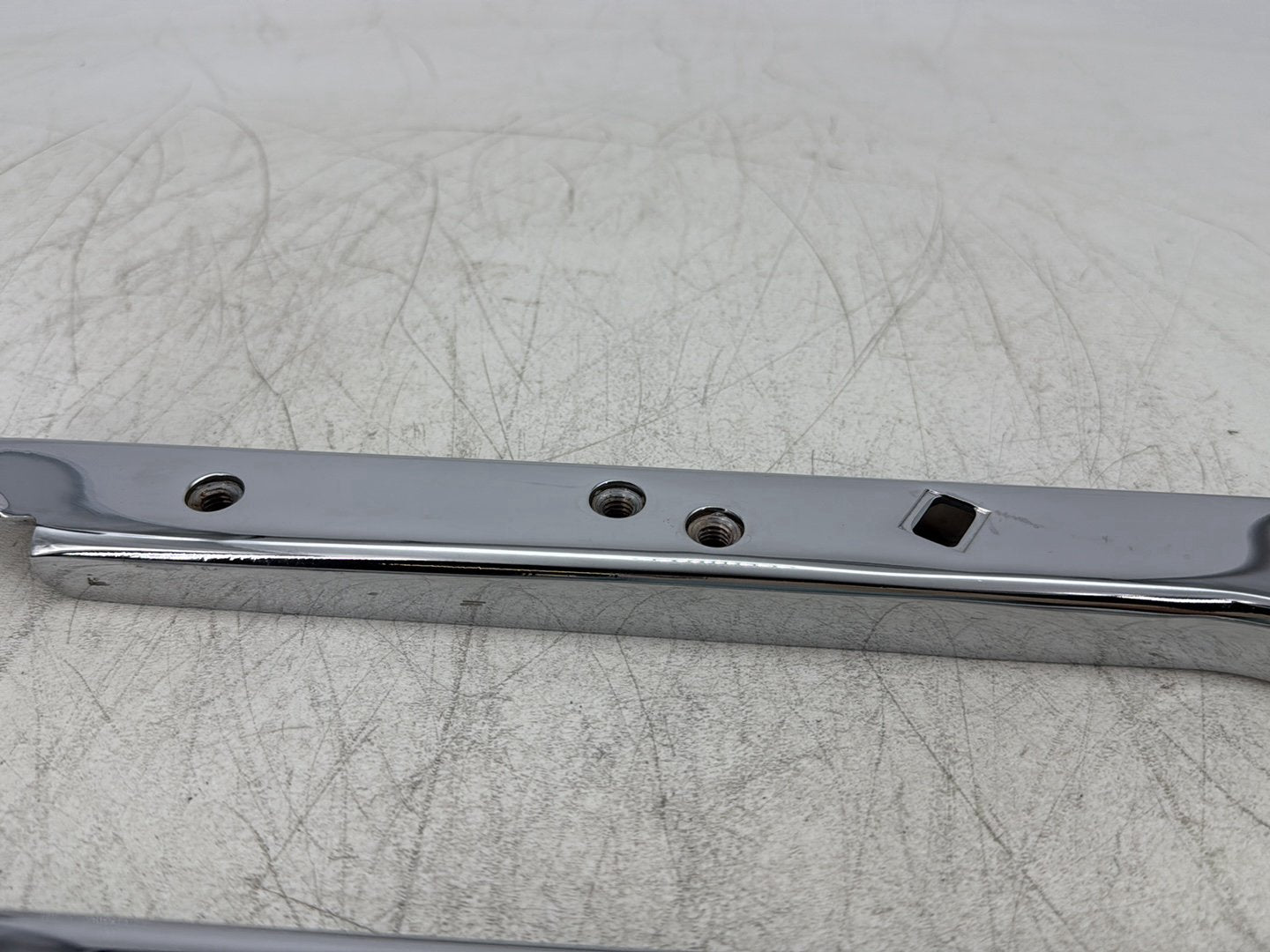 2004 Harley Road King Touring Custom FLHRSI OEM Left Right Saddlebag Fender Struts Brackets