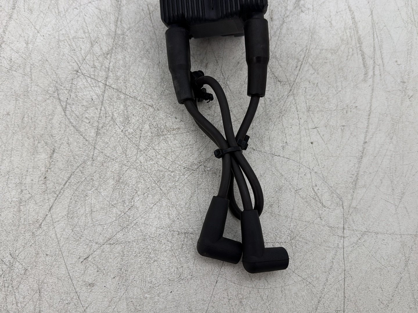 2007 Harley Dyna Street Bob FXDBI OEM Ignition Coil Spark Plugs Cable