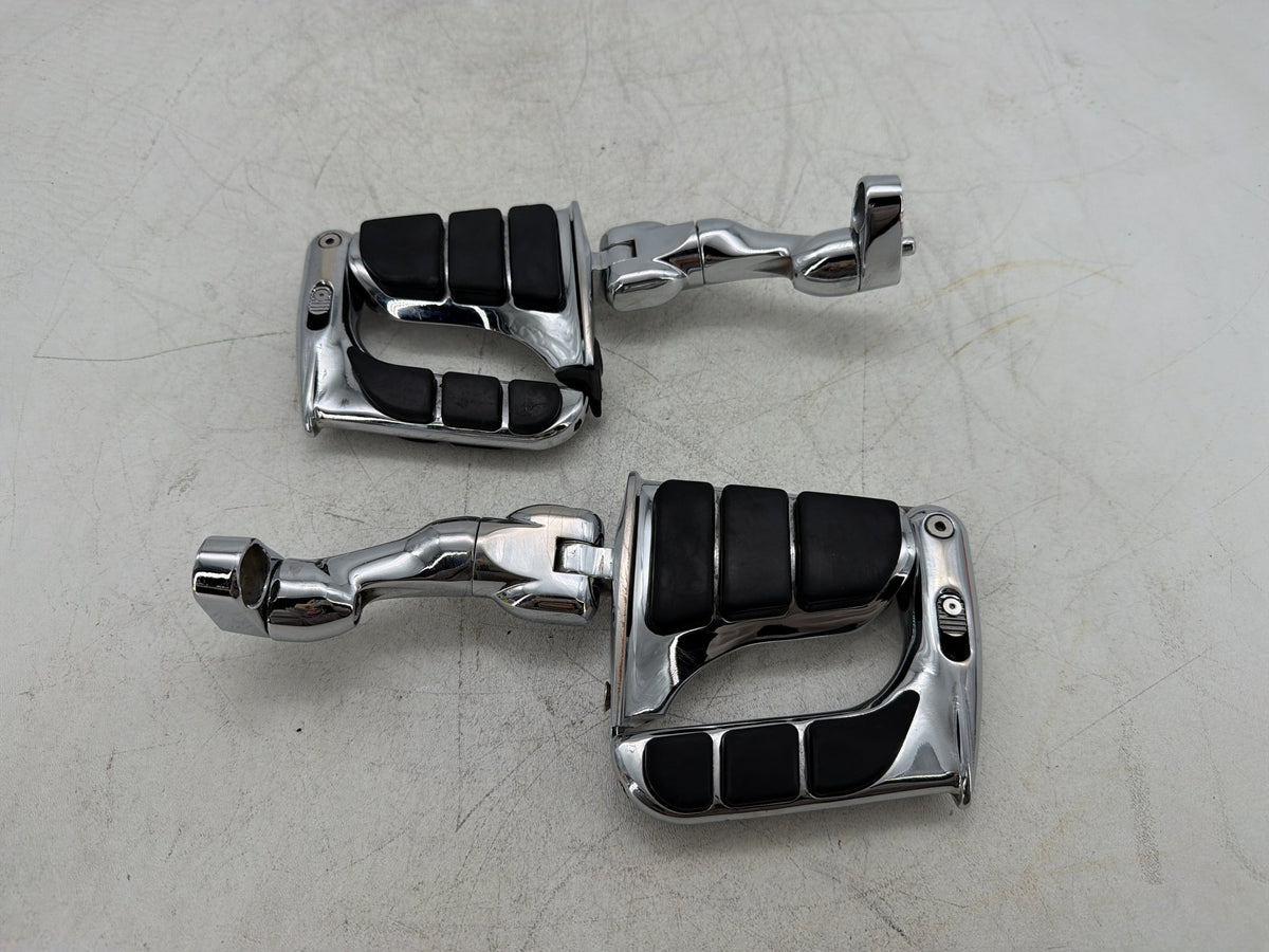 09 Harley Electra Glide Touring CVO Front Right Left Highway Foot Pegs Kuryakyn