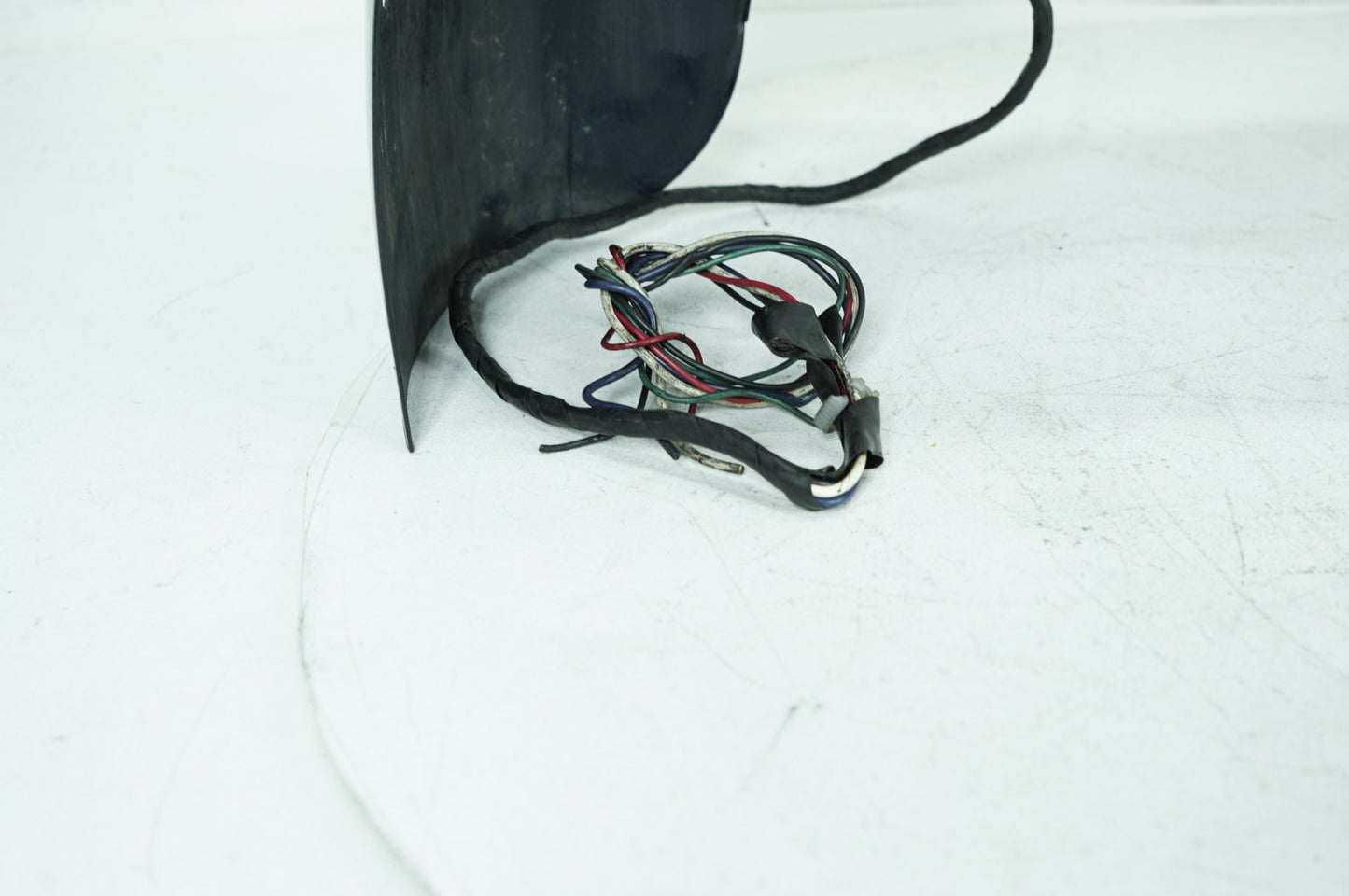 1999 - 2006 Harley-Davidson Touring Electra Ultra Classic Rear Wheel Fender & Turn Signals Bar 59579-01B