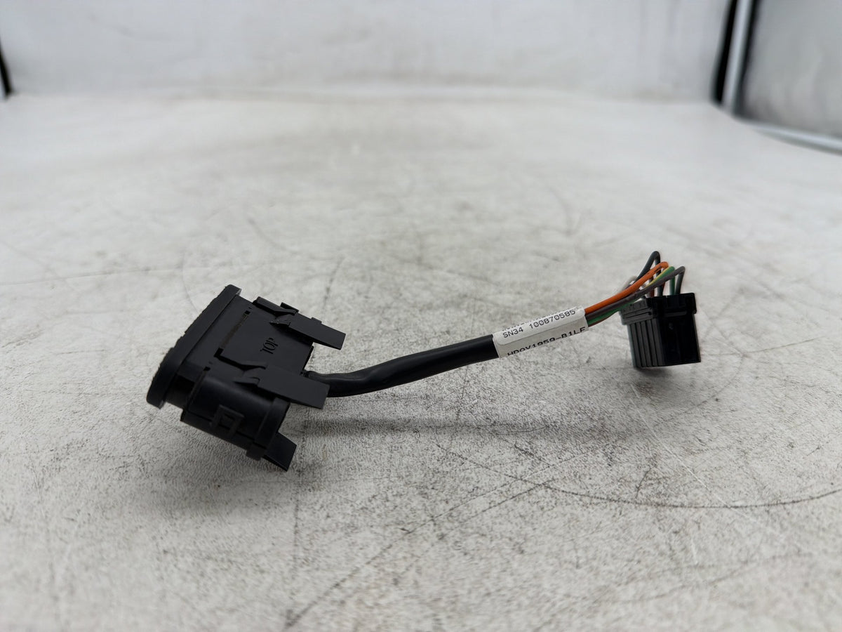 2010 Harley Electra Glide Touring Ultra OEM Dash Indicator Lamp Wire Plug In