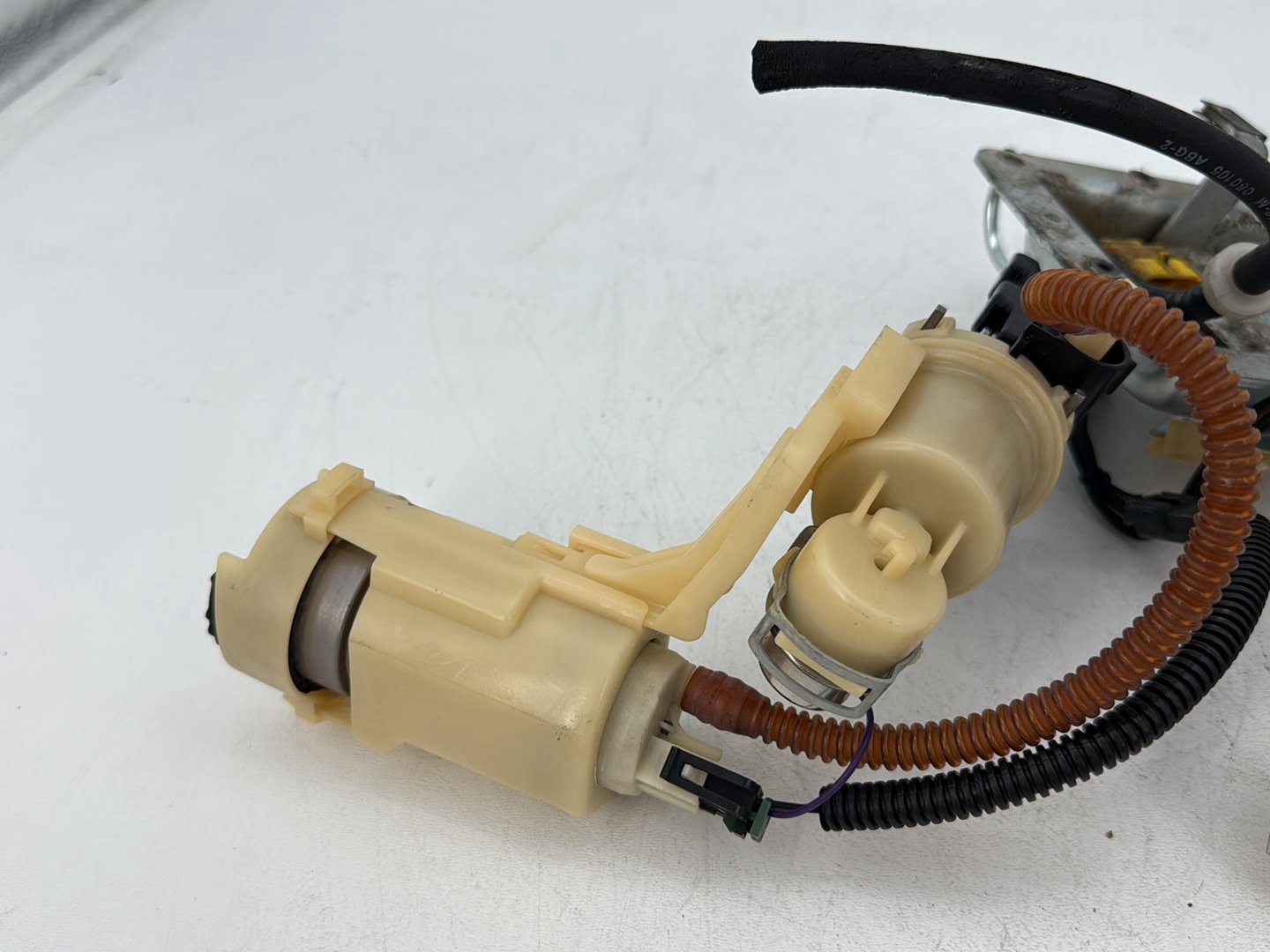 2006 Harley Dyna FXDWGI Wide Glide OEM Fuel Pump Gas Gasoline Petrol Sending