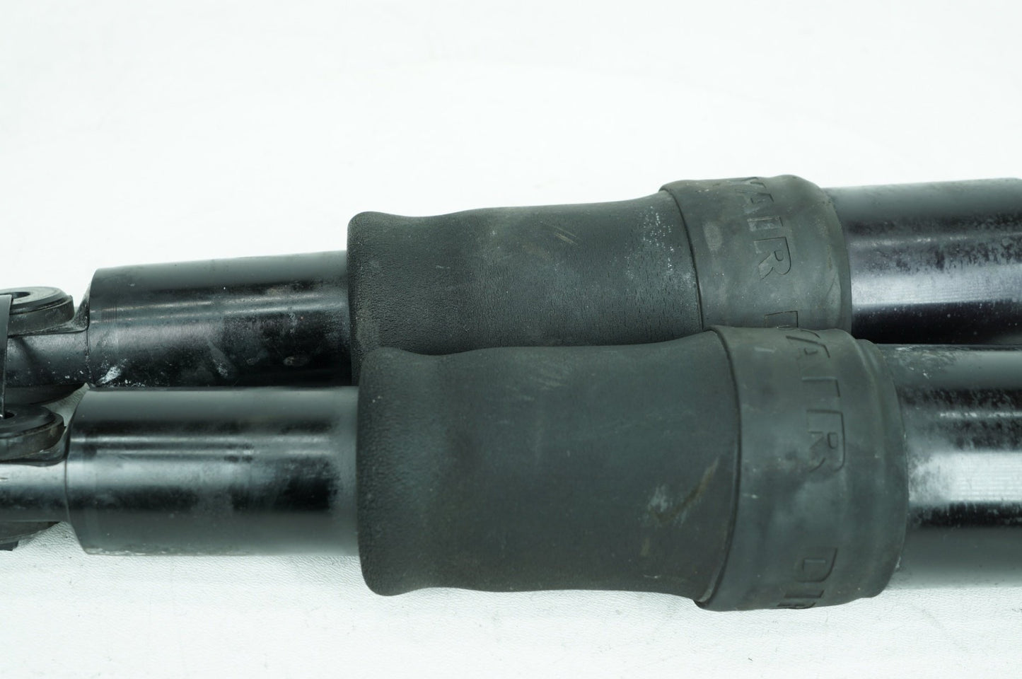 2011 - 2016 Harley-Davidson Touring Road King Classic Rear Left Right Shock Absorbers DA-SRD747-PR