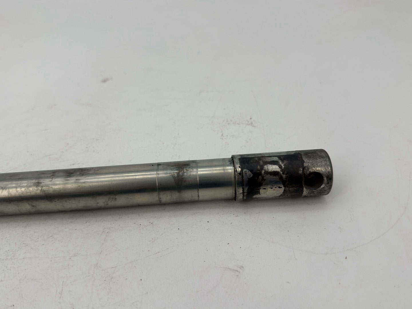 1999 - 2006 Harley-Davidson Touring Road King Custom Front Wheel Axle Bolt Shaft  	43364-00