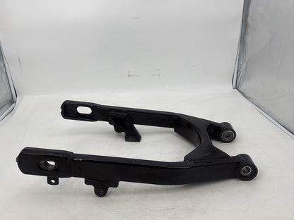 1999 - 2006 Harley-Davidson Dyna Super Glide Rear Fork Swingarm Swing Arm  	47820-06