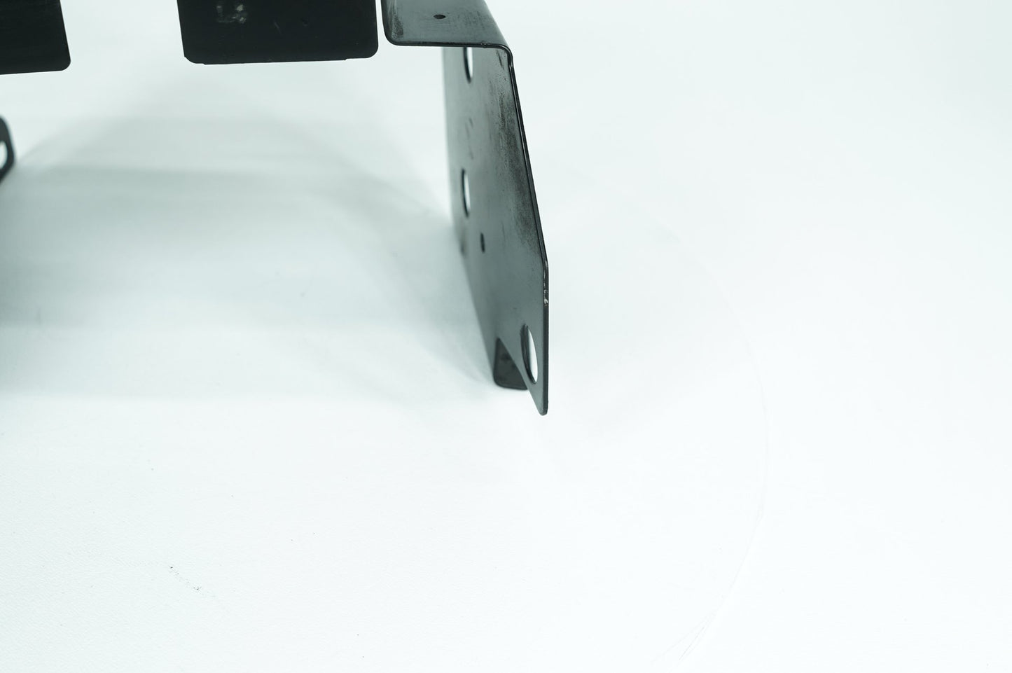 1999 - 2006 Harley-Davidson Touring Electra Glide Ultra Battery Tray Bracket Holder Carrier 	66281-02A