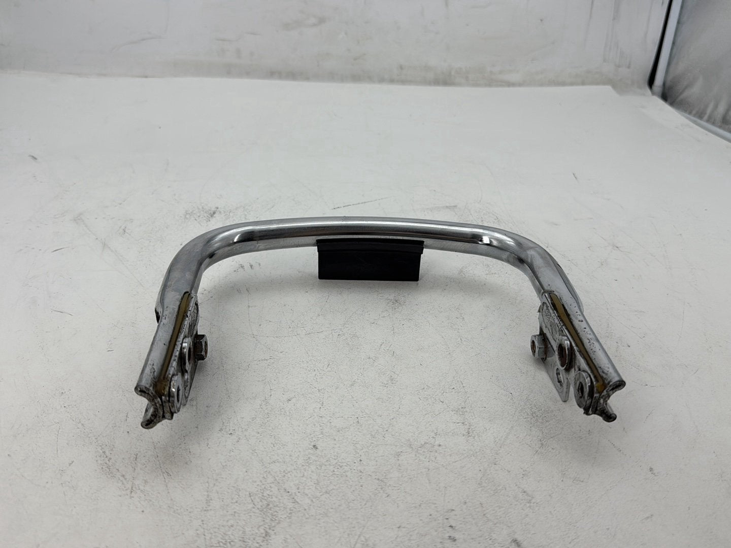 2007 Harley Street Glide Touring FLHX OEM Rear License Plate Support Bar Holder