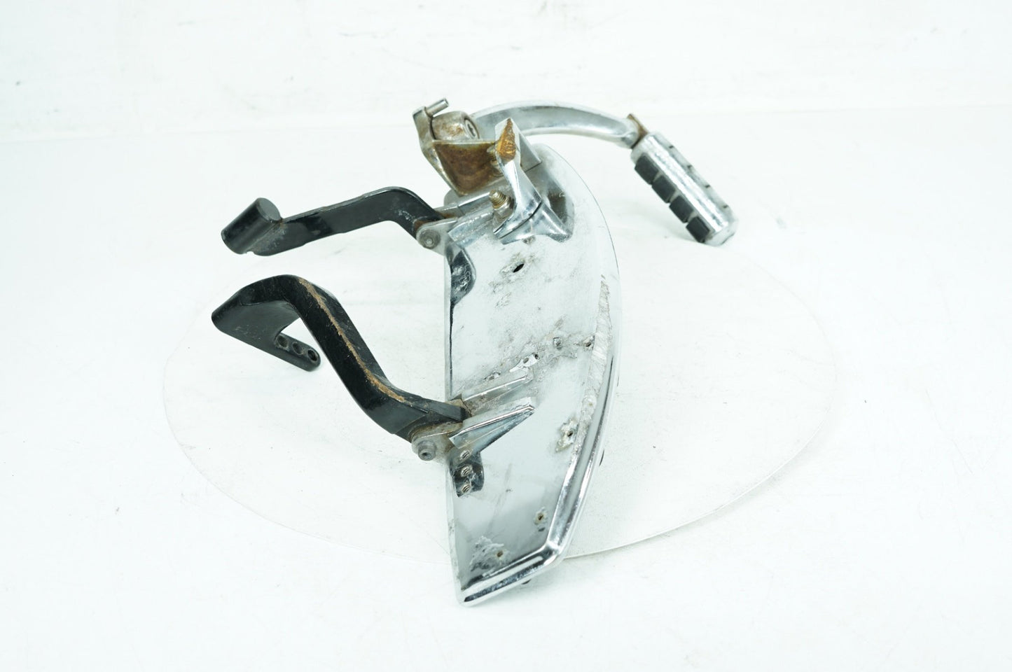 1999 - 2006 Harley-Davidson Touring Electra Glide Classic Left Driver 1 Floorboard Foot Rest 47365-83C