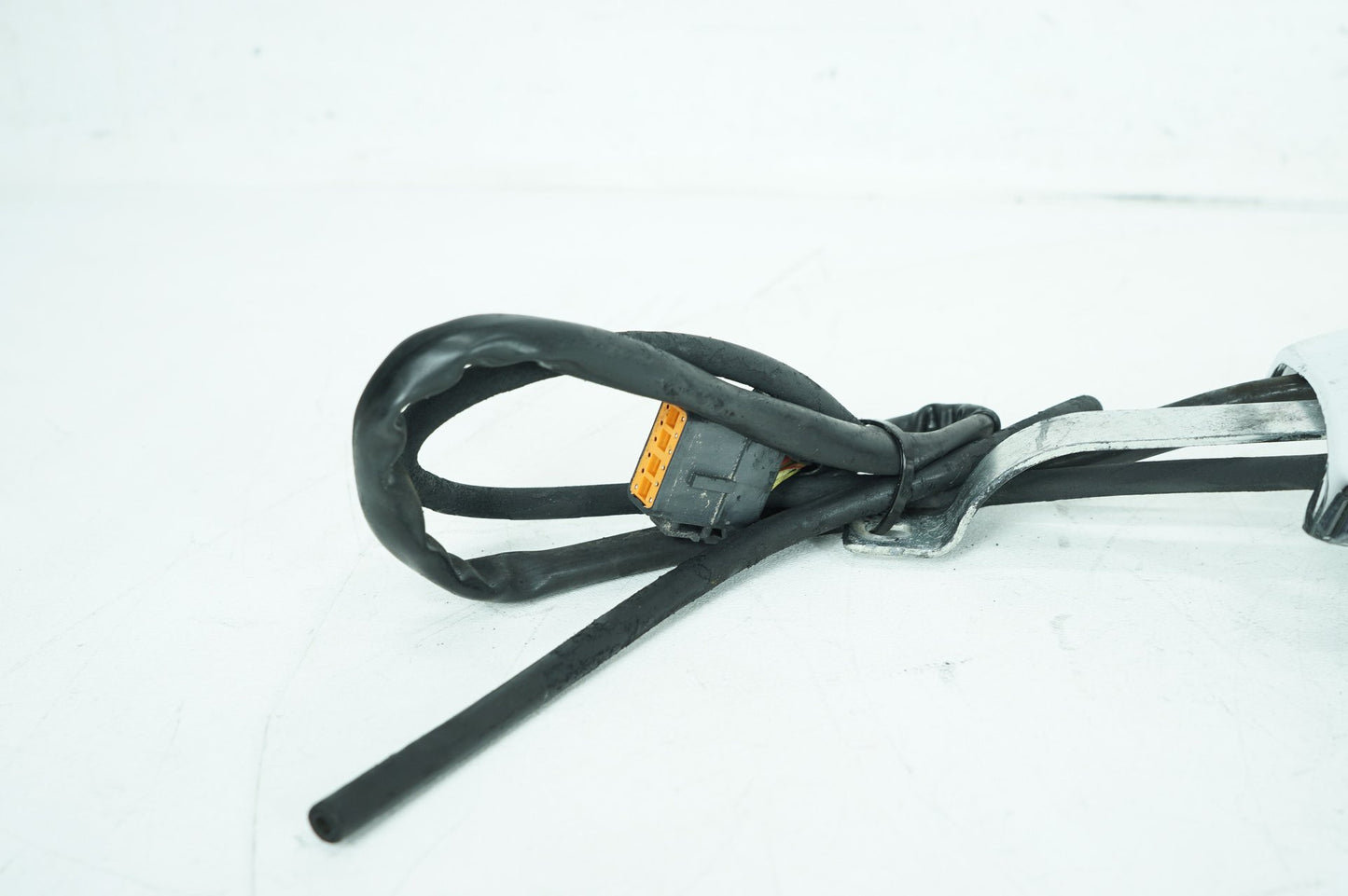 2007 - 2013 Harley-Davidson Touring Electra Glide Ultra Fuel Gas Tank Dash Console NOKey 61270-08