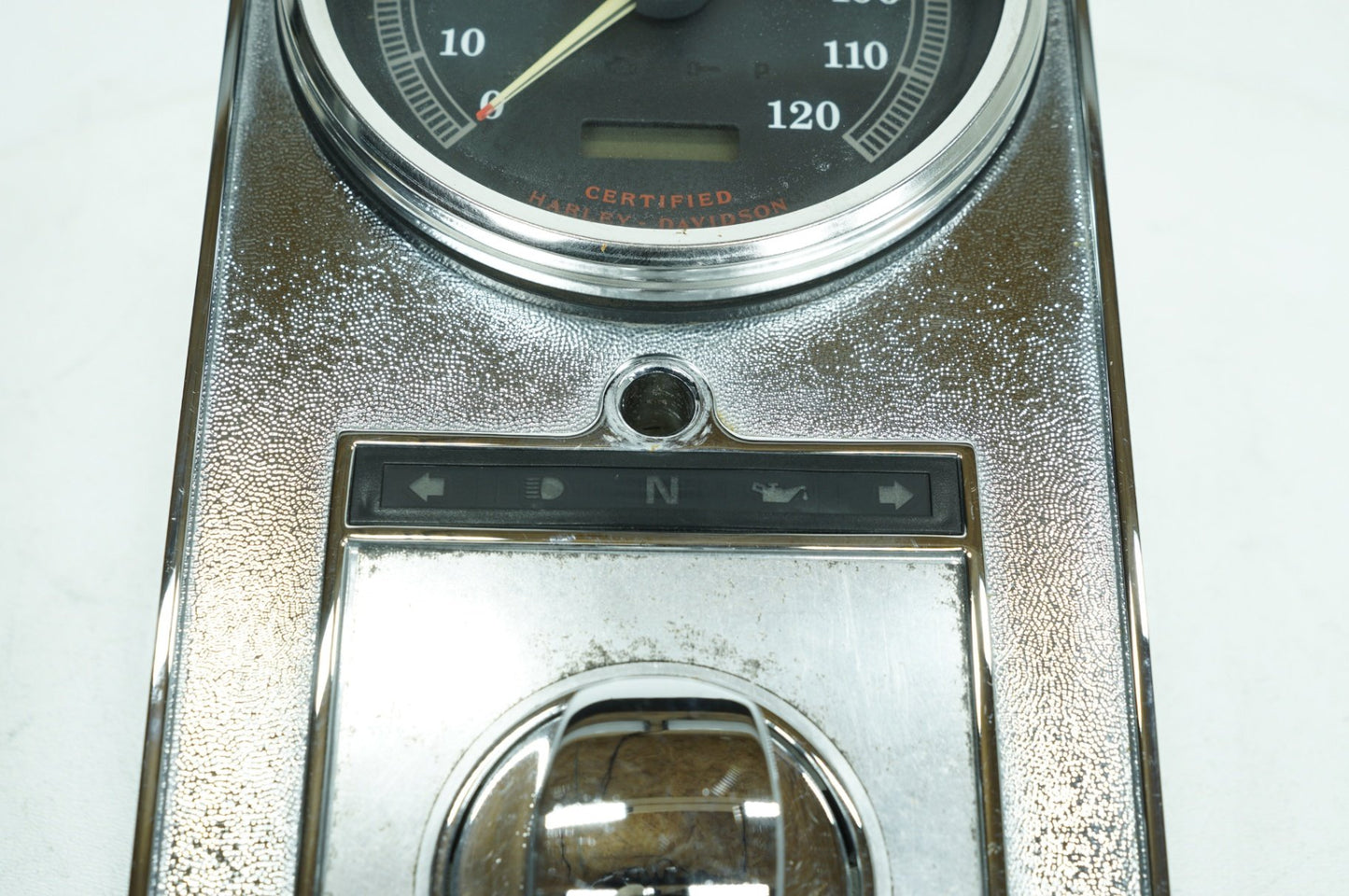 1999 - 2006 Harley-Davidson Softail Fat Boy Fuel Tank Dash Console Speedometer NOKey 71250-00A