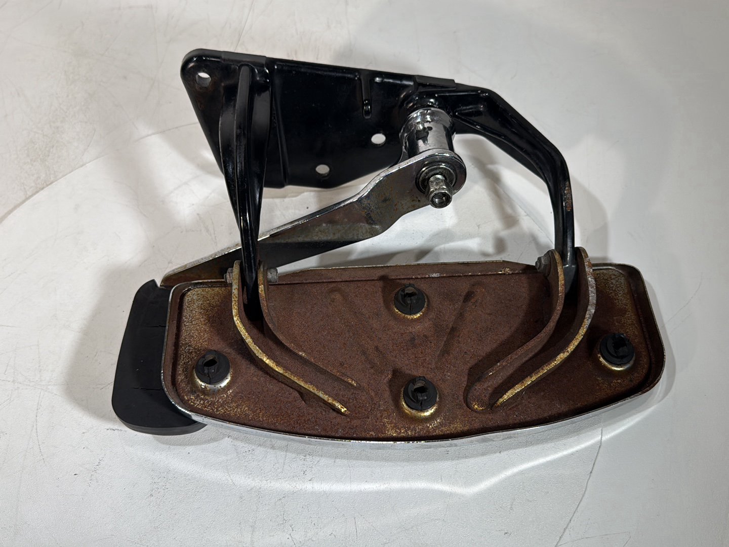 1986 - 1998 Harley-Davidson Softail Heritage Classic Right Driver 1 Floorboard Foot Rest 42431-87A , 42407-87C