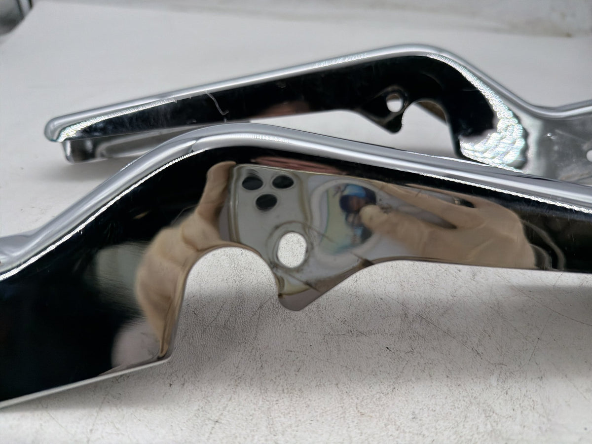 2006 Harley Road King Touring Custom OEM Rear Left Right Fender Struts Bracket