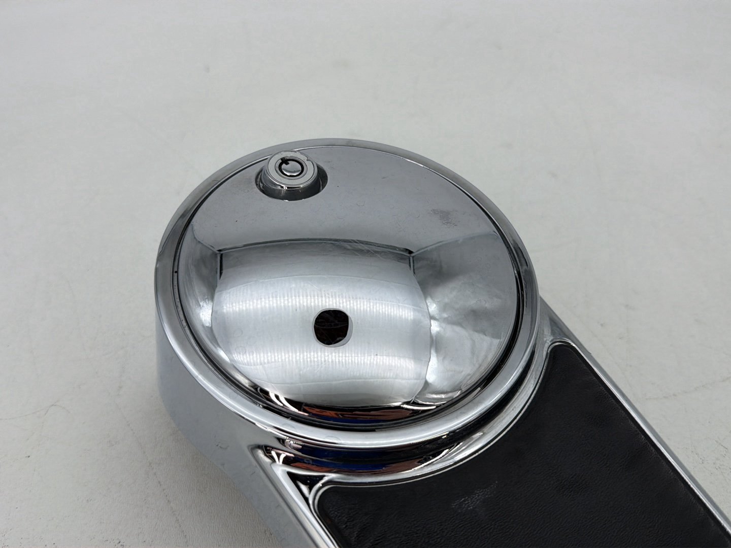 1984 - 1998 Harley-Davidson Touring Electra Glide Classic Fuel Gas Tank Dash Console NOKey  	61282-03