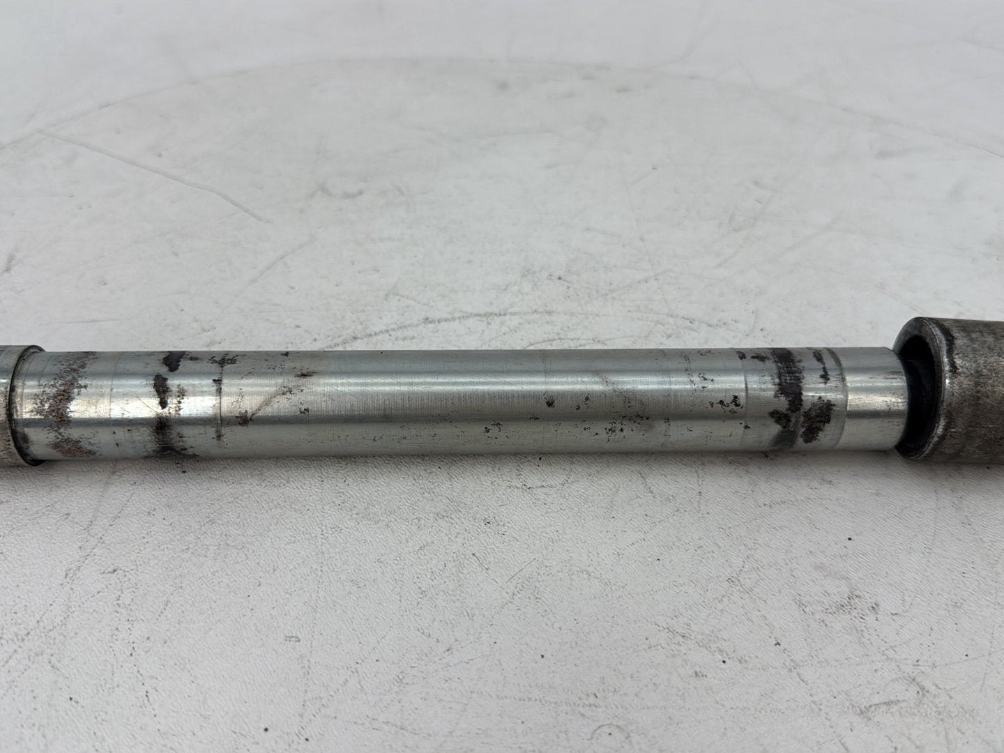 1999 - 2006 Harley-Davidson Touring Electra Glide Ultra Front Wheel Axle Bolt Shaft 43364-00