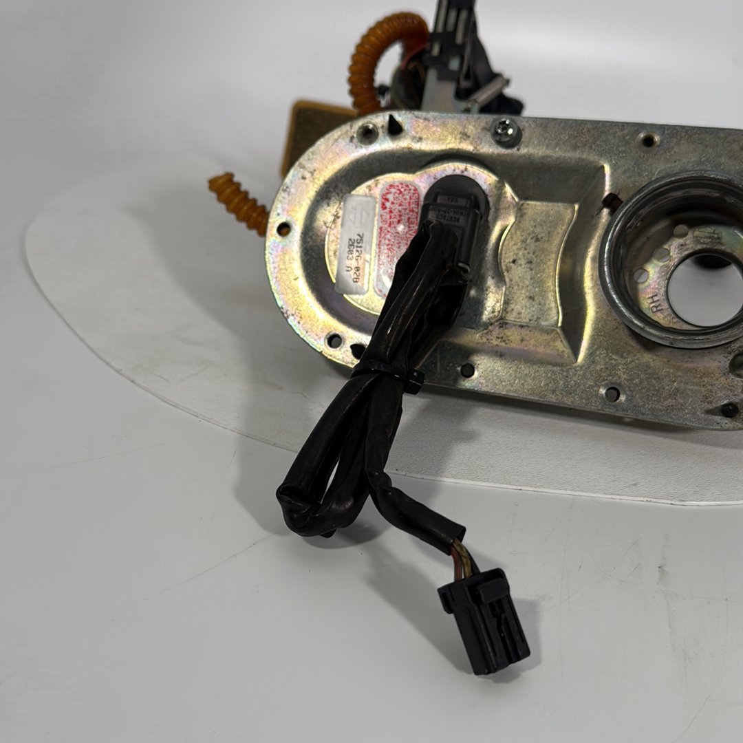 1999 - 2006 Harley-Davidson Touring Electra Glide Classic Gas Gasoline Fuel Petrol Pump Sending 62897-01B
