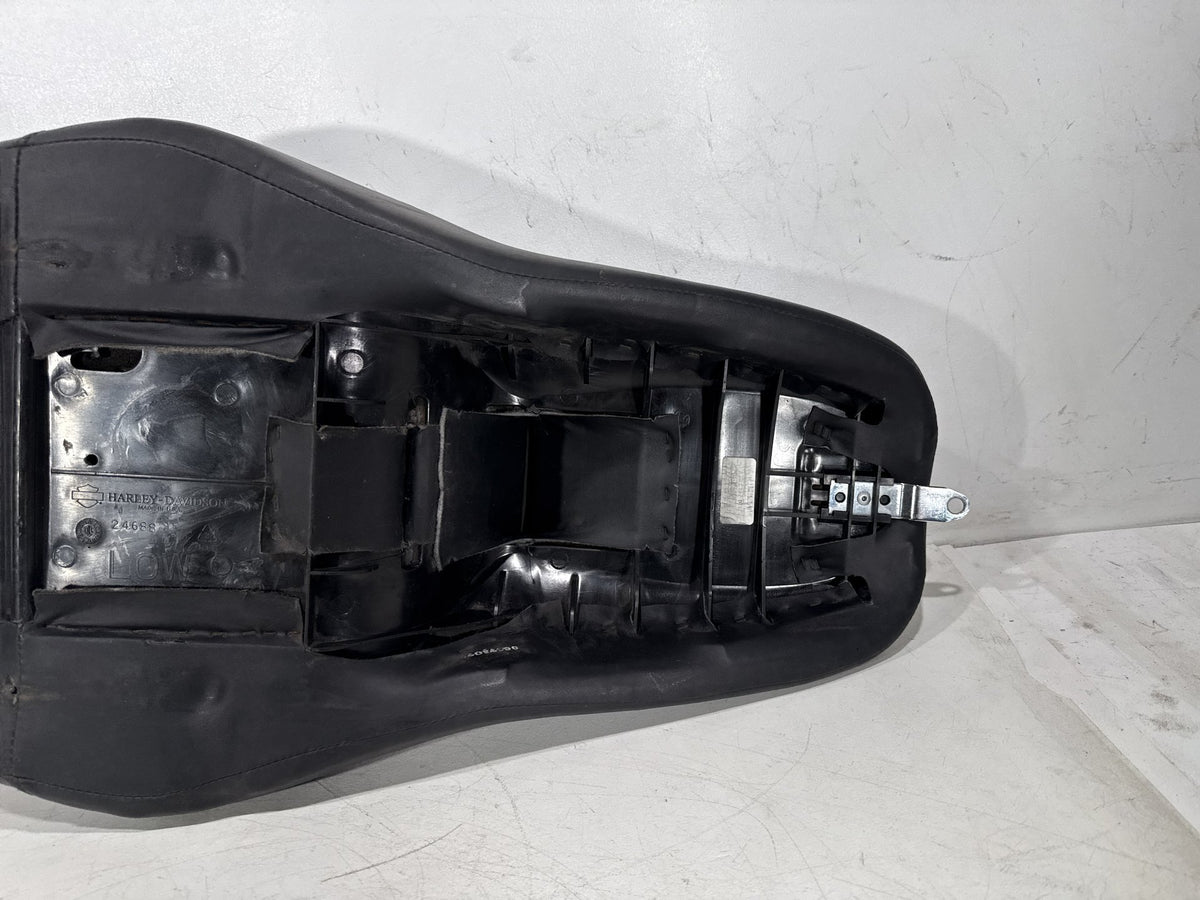 2013 Harley Street Glide Touring FLHX OEM Passenger Rider Driver Seat Saddle