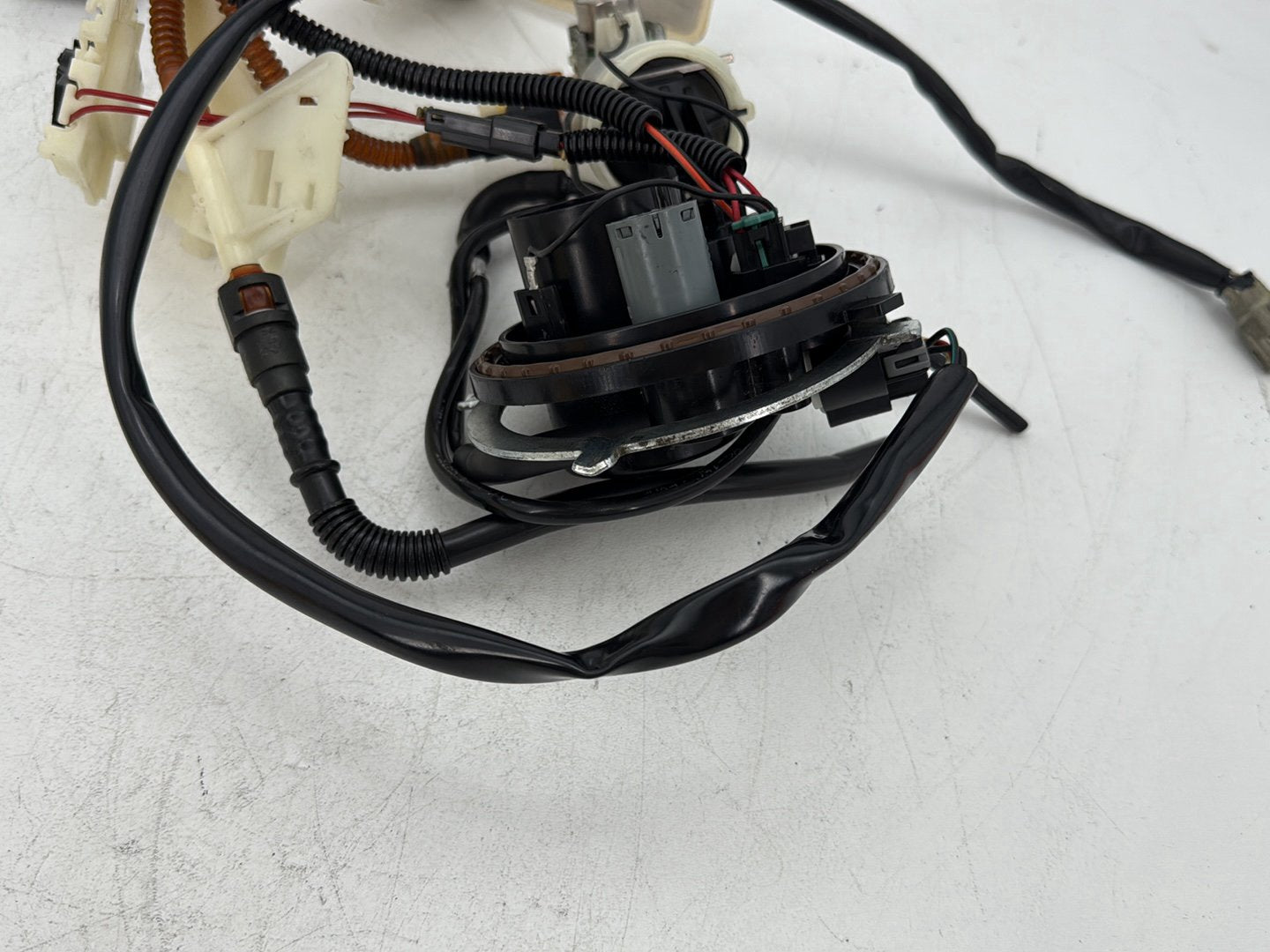 2017 Harley Road Glide Touring FLTRXS OEM Gas Gasoline Fuel Petrol Pump Sending