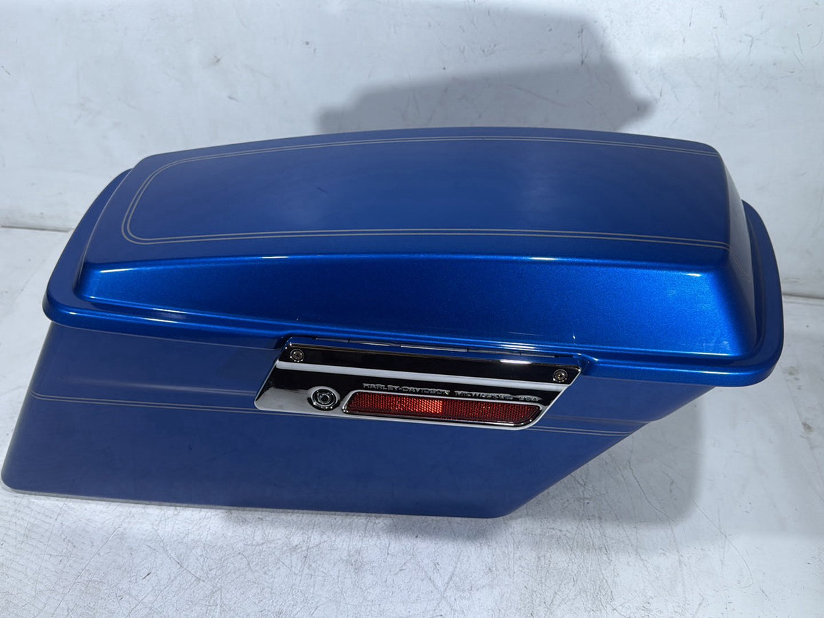 2007 Harley Electra Glide Touring Ultra OEM Right 1 Saddlebag Luggage NO Key