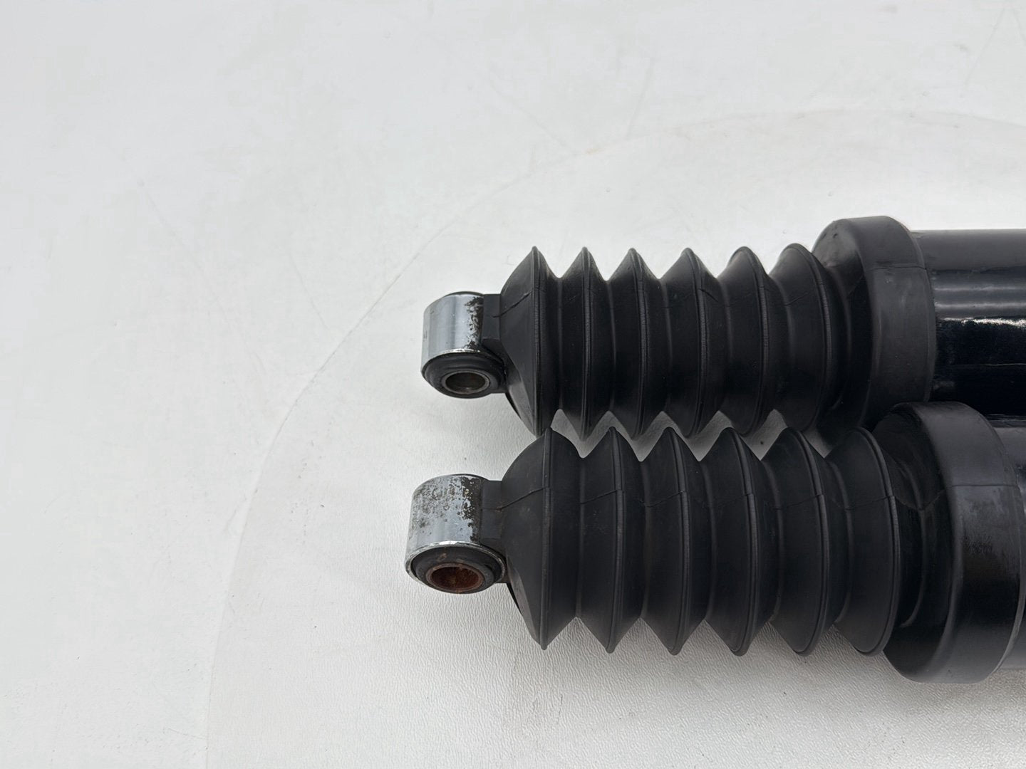 1999 - 2006 Harley-Davidson Touring Electra Glide Rear Left Right Shock Absorbers 54565-97C