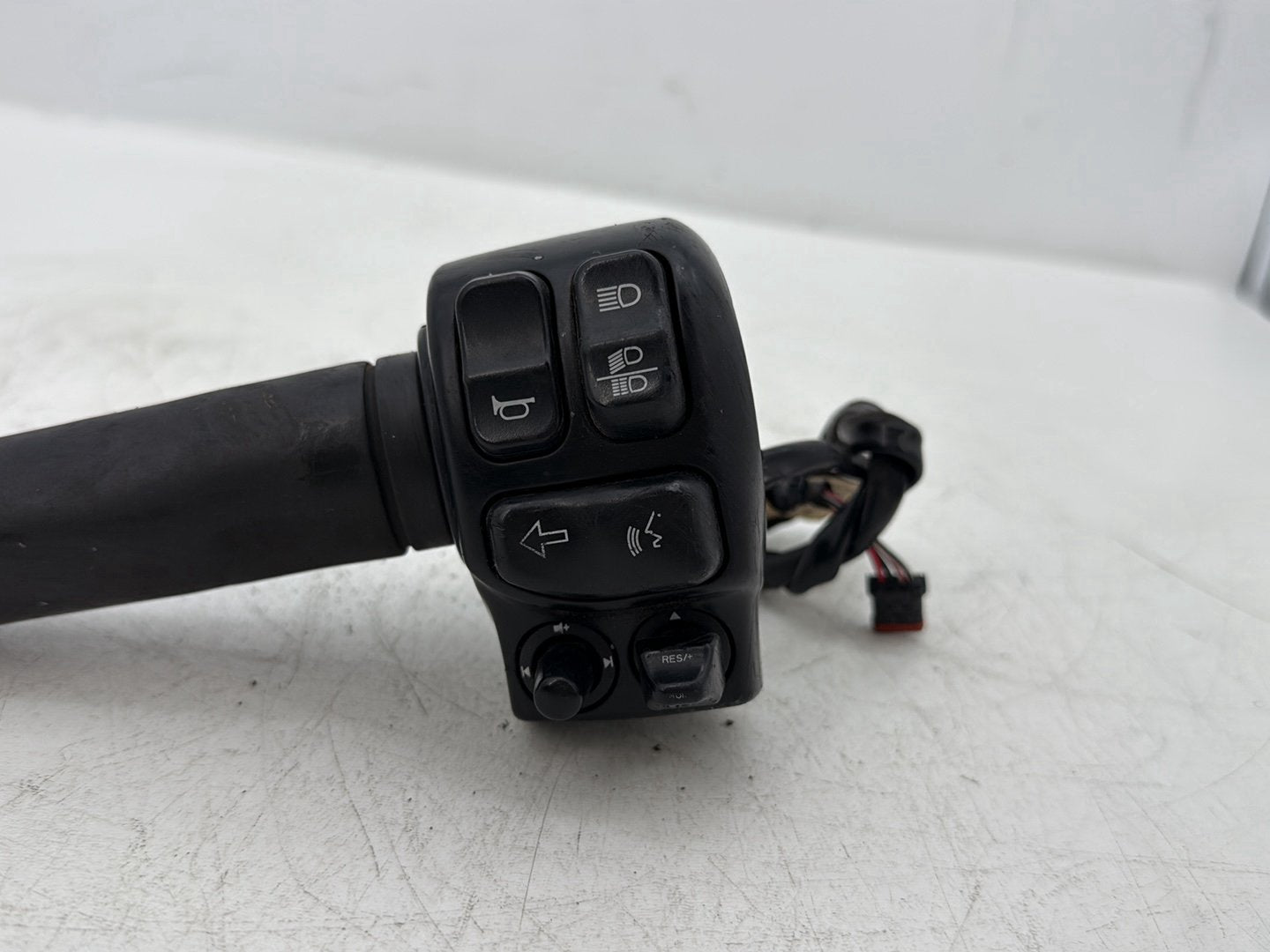 14 Harley Street Glide Touring OEM Left Turn Signal Headlight Switches Controls