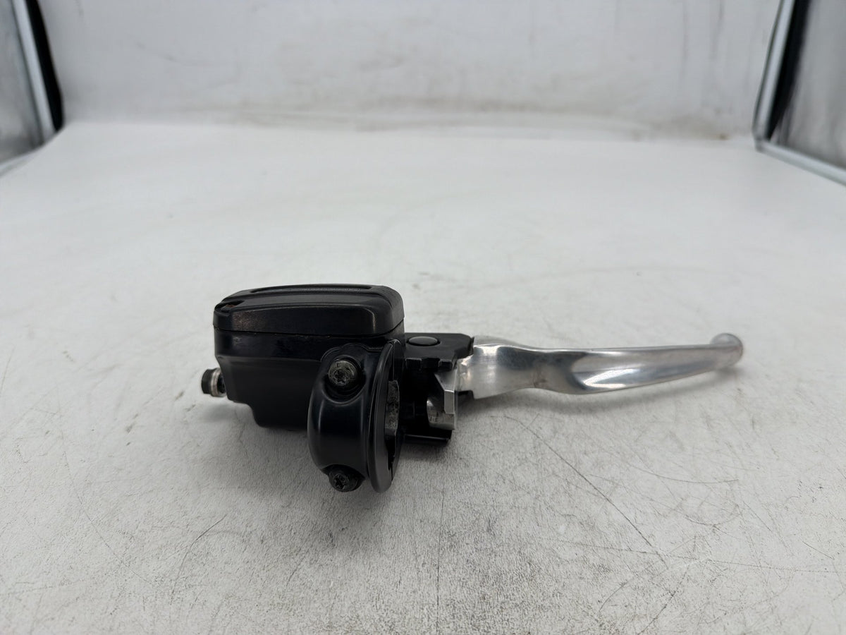 13 Harley Street Glide Touring FLHX OEM Front Right Brake Lever Master Cylinder