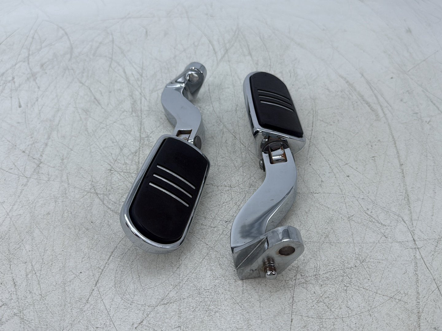 2011 Harley Street Glide Touring FLHX OEM Passenger Left & Right Foot Pegs