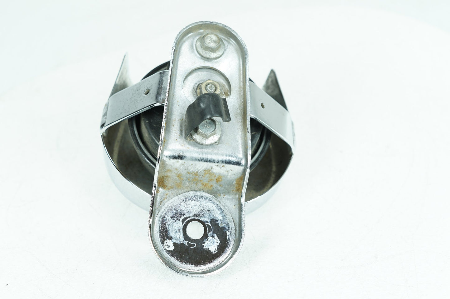 1999 - 2006 Harley-Davidson Dyna Low Rider Horn Signal Klaxon Chrome Cover  	69012-93A