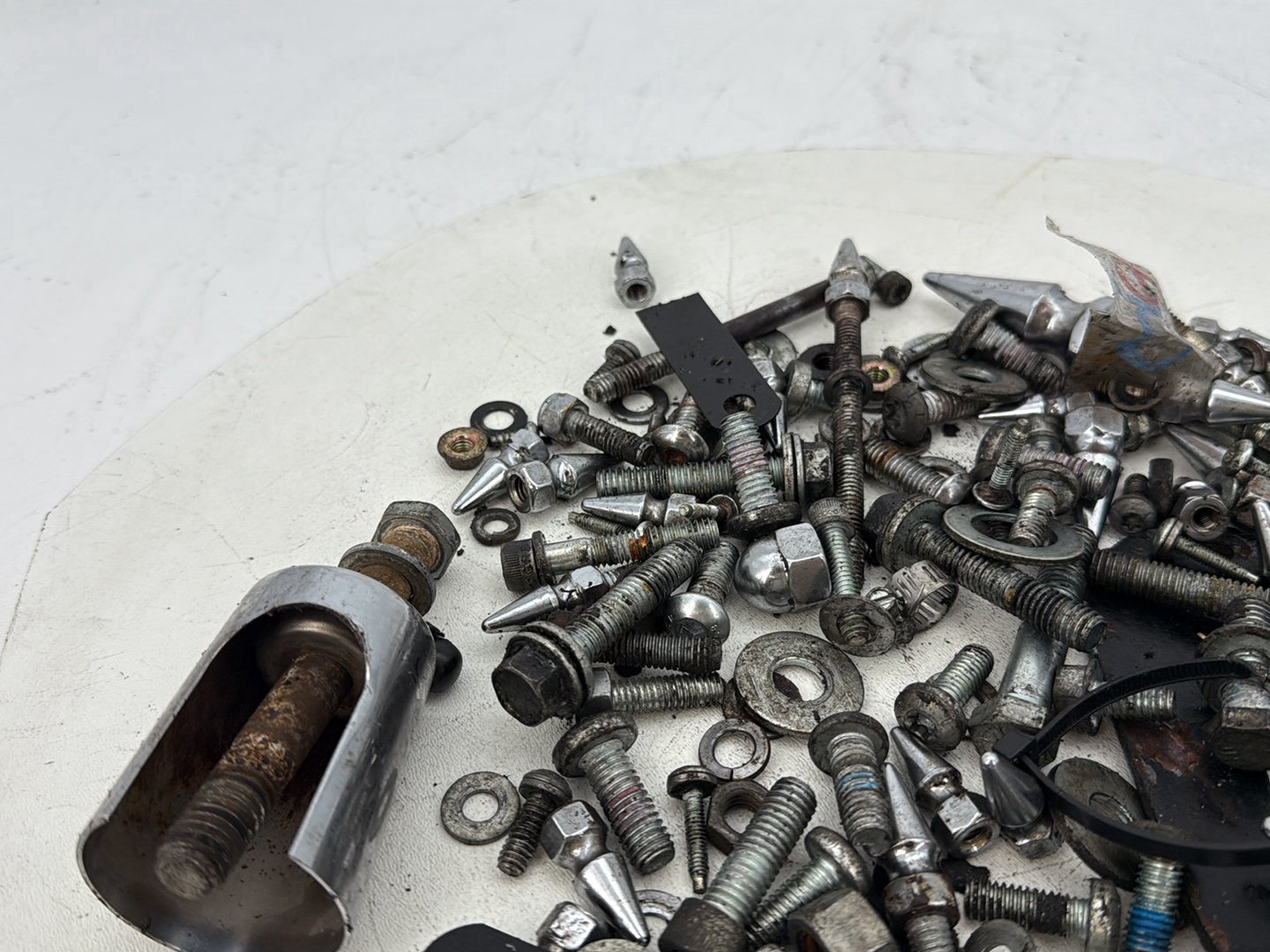2006 Harley Dyna FXDWGI Wide Glide OEM Hardware Bolts Nuts & Brackets