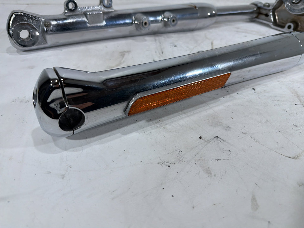 2006 Harley Softail Deuce FXSTDI Front Triple Tree Set & LH RH Fork Legs Sliders