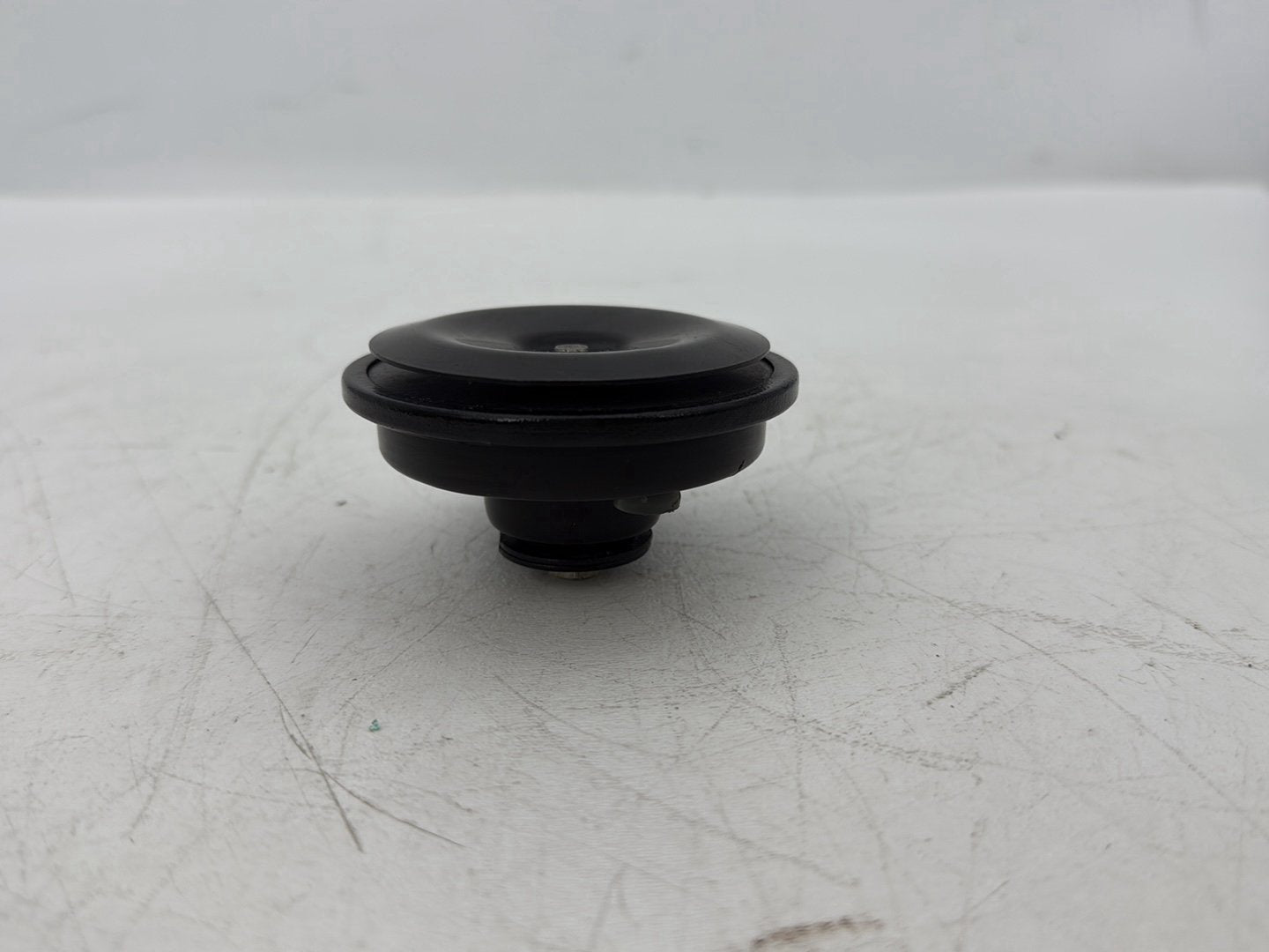 2006 Harley Sportster XL883C 883 Custom OEM Signal Horn Klaxon Beep 69043-96A