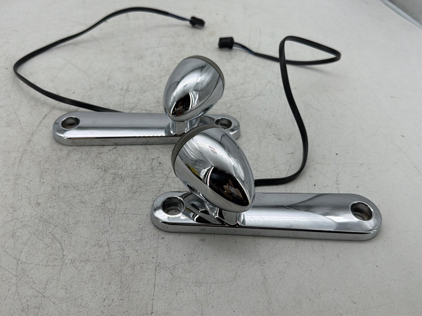 09 Harley Street Glide Touring FLHX OEM Front Left Right Turn Signal Indicators