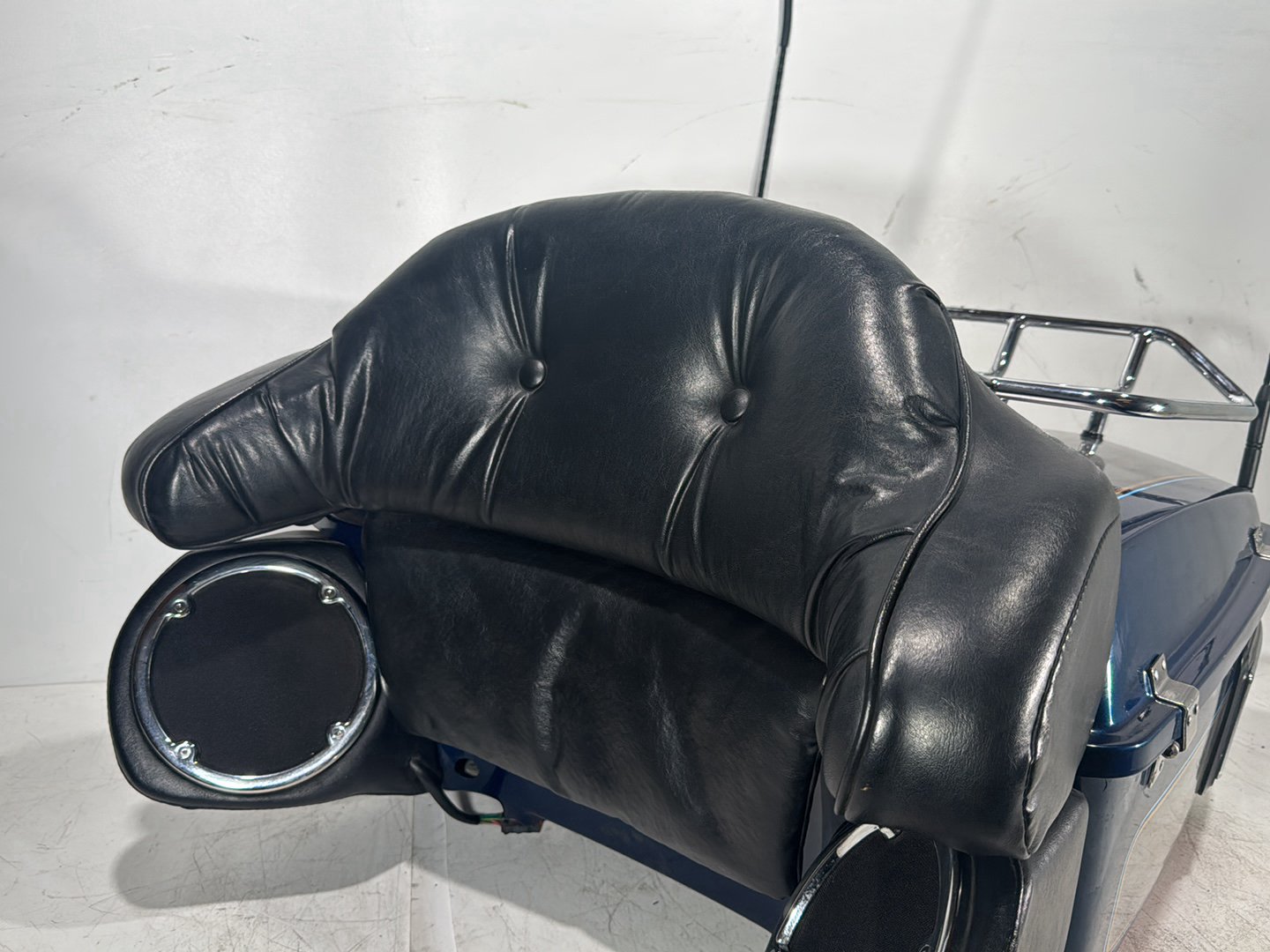1998 Harley Touring FLHTCUI Electra Glide Ultra OEM Pass Backrest Tour Pak Luggage NOKey