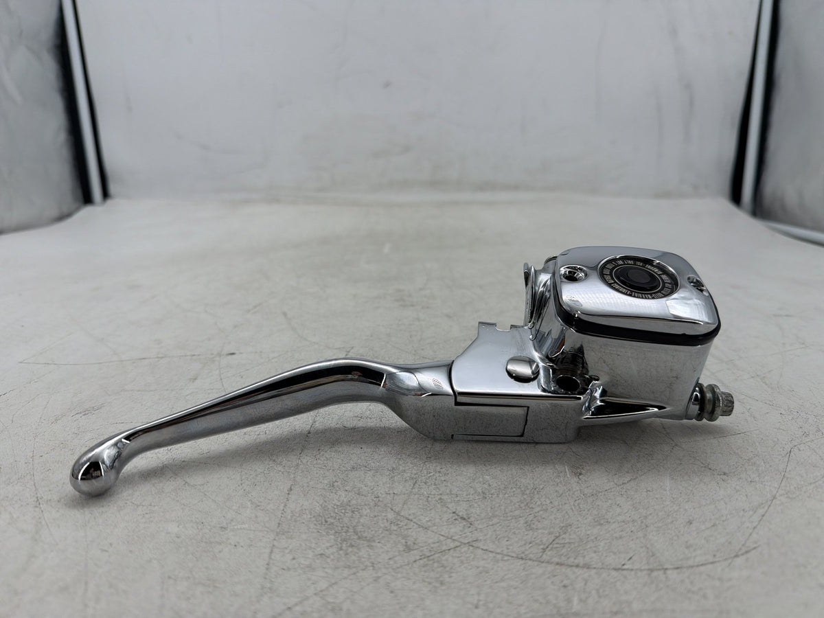 2004 Harley Electra Glide CVO Eagle OEM Front Right Brake Lever Master Cylinder